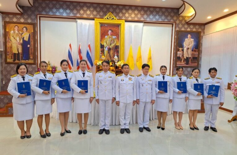 สำนักงานศึกษาธิการจังหวัดระยองได้จัดพิธีจัดมอบหนังสือพระราชทานสารานุกรมไทยสำหรับเยาวชน